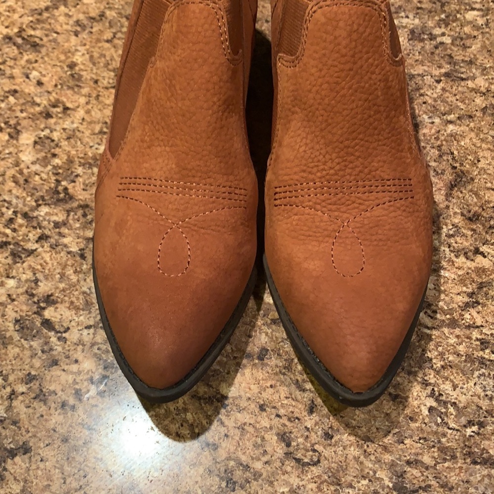 EUC Lucky Brand Joelle Ankle Booties 7 Brown - Picture 5 of 8